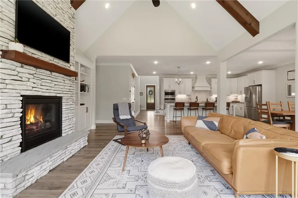 8829 Belews Ridge Road Stokesdale, NC 27357