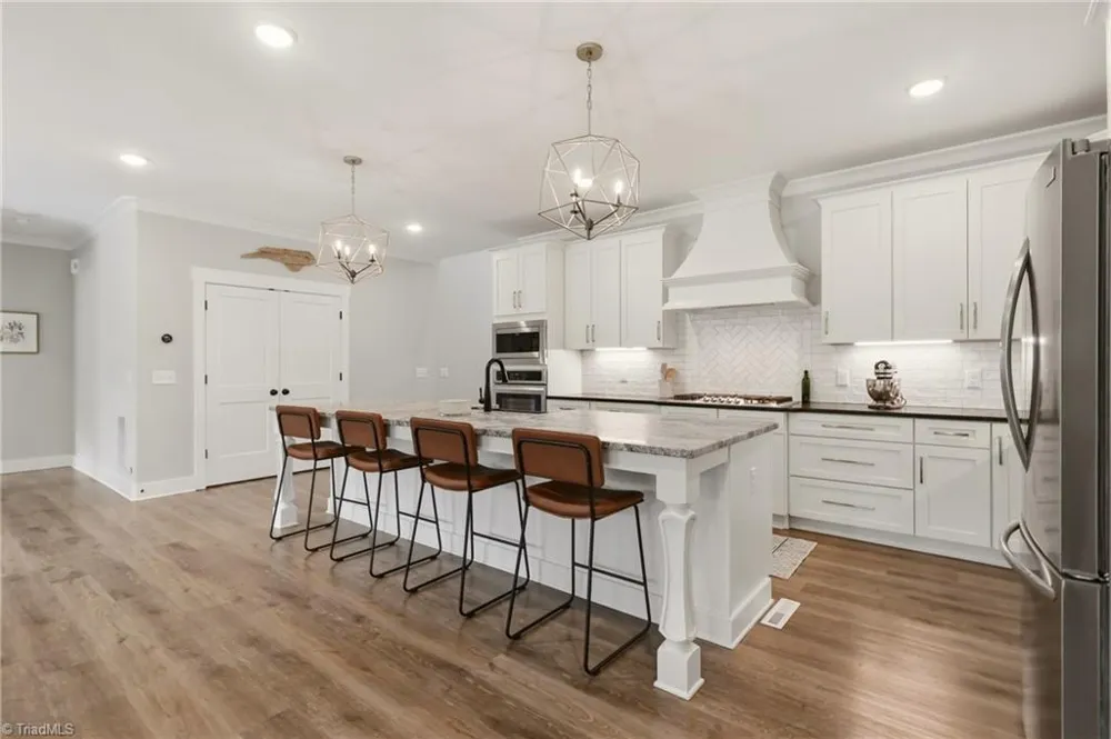 8829 Belews Ridge Road Stokesdale, NC 27357