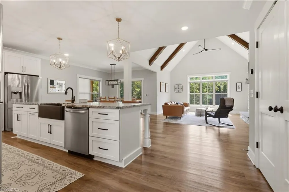 8829 Belews Ridge Road Stokesdale, NC 27357