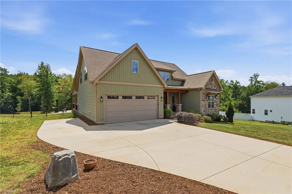 8829 Belews Ridge Road Stokesdale, NC 27357