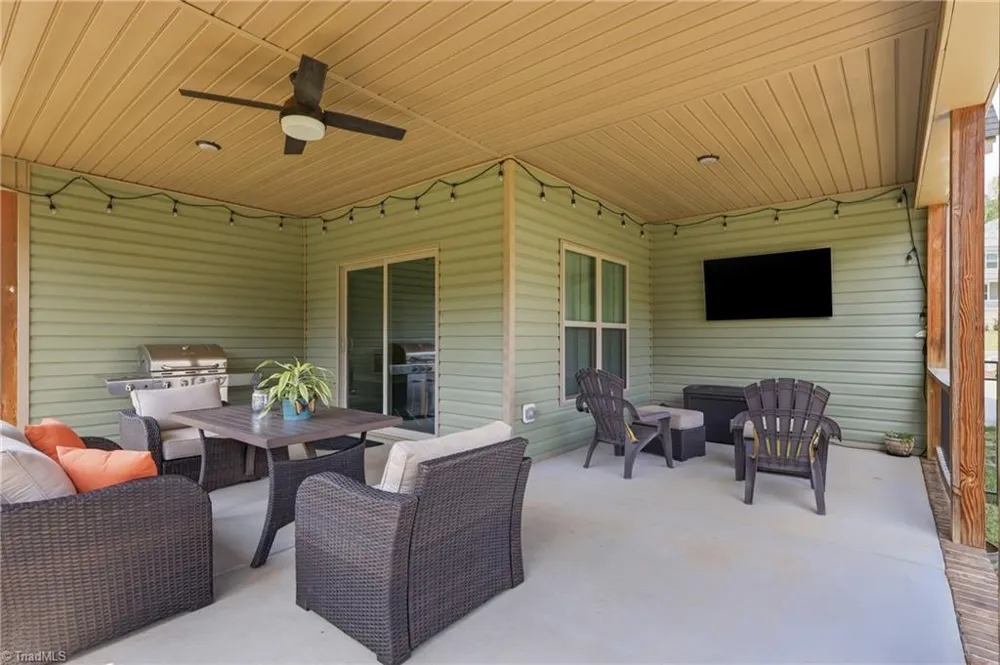 8829 Belews Ridge Road Stokesdale, NC 27357
