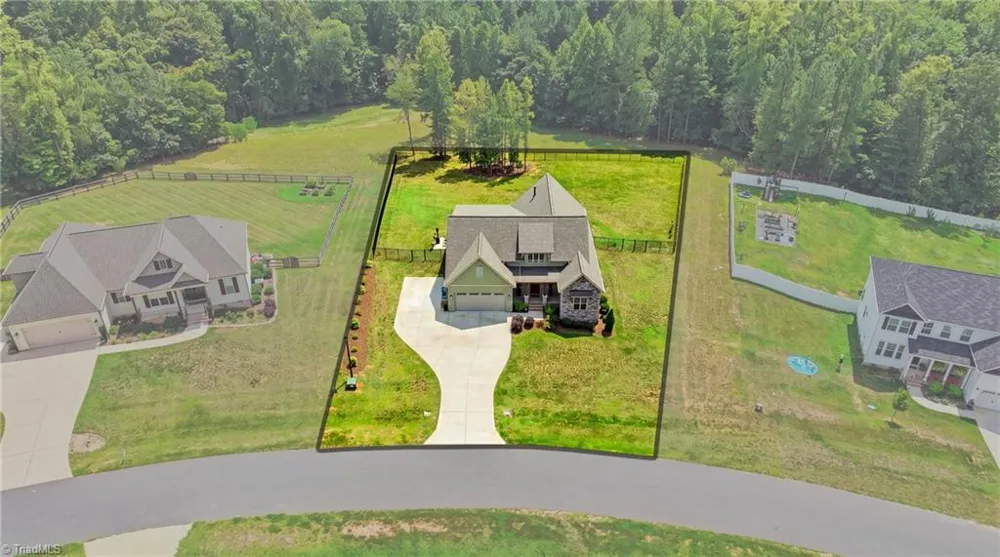 8829 Belews Ridge Road Stokesdale, NC 27357