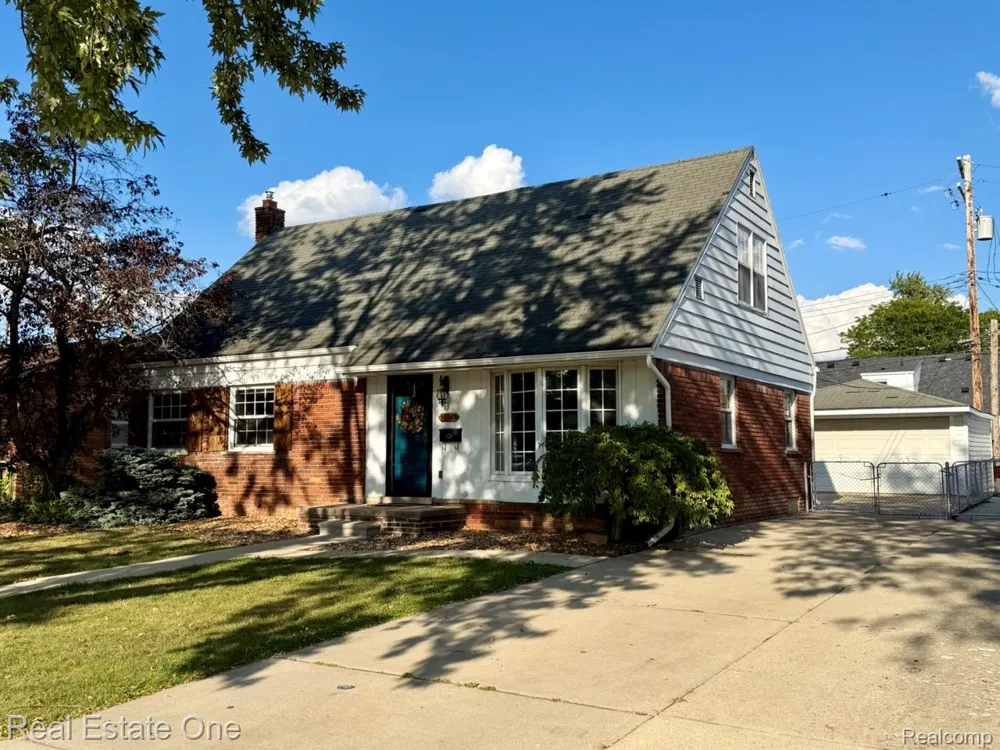 16343 Drake Street Southgate City, MI 48195
