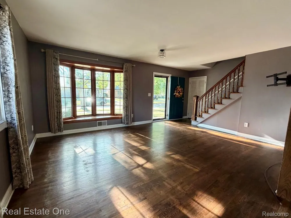 16343 Drake Street Southgate City, MI 48195