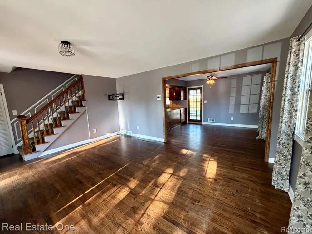 16343 Drake Street Southgate City, MI 48195