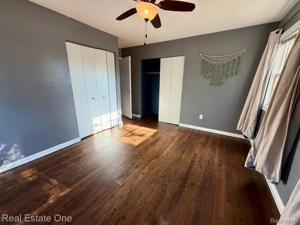 16343 Drake Street Southgate City, MI 48195