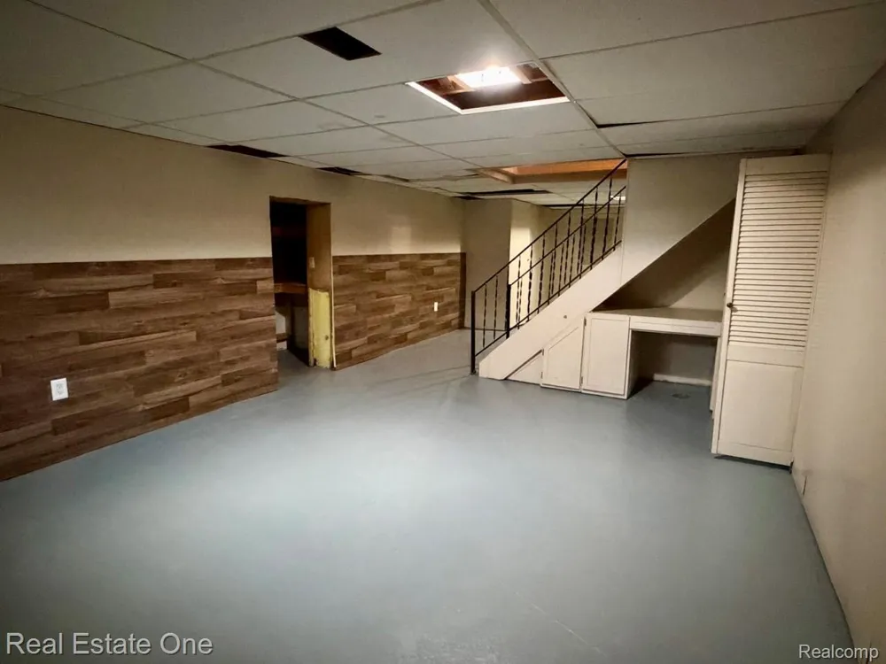 16343 Drake Street Southgate City, MI 48195