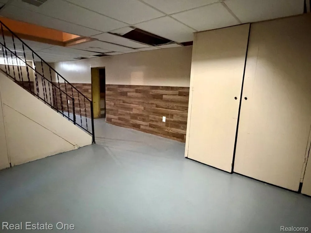 16343 Drake Street Southgate City, MI 48195
