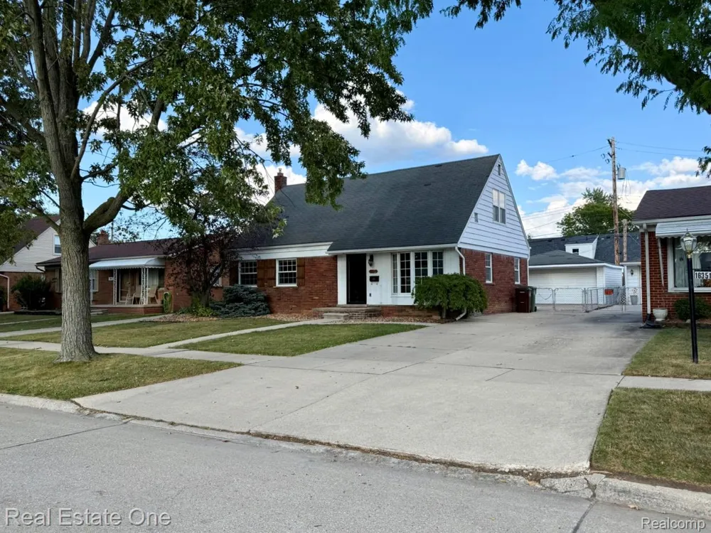 16343 Drake Street Southgate City, MI 48195