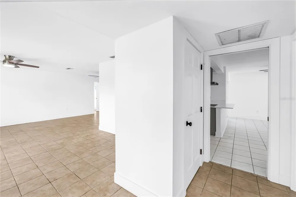 2053 DOLPHIN BOULEVARD S St Petersburg, FL 33707