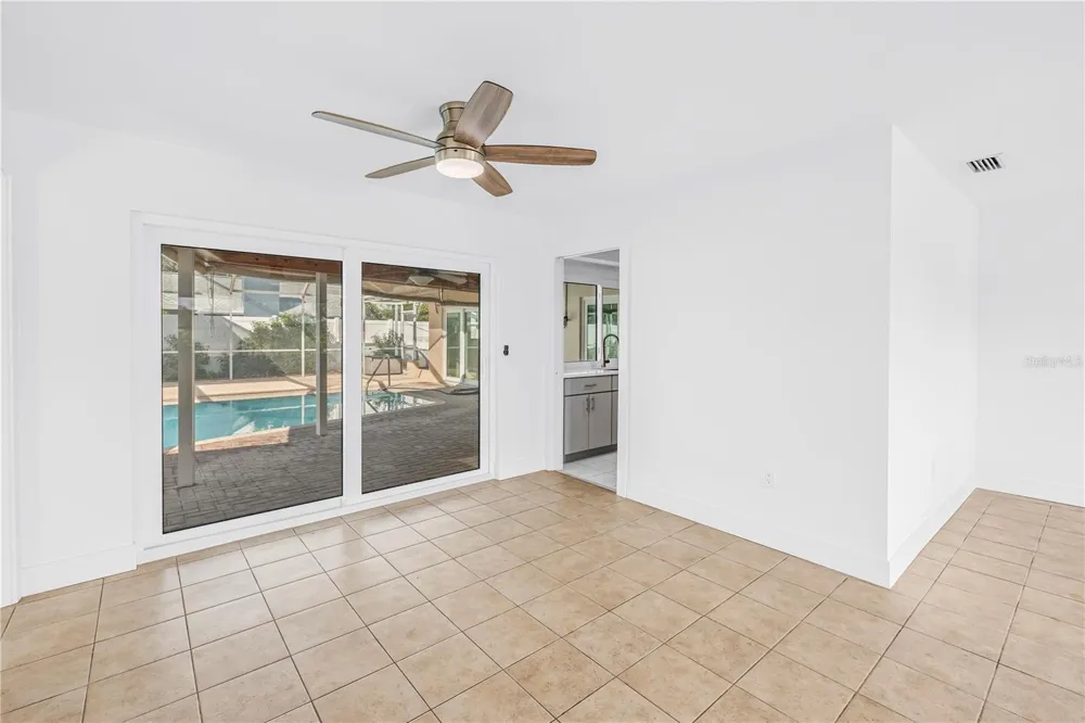2053 DOLPHIN BOULEVARD S St Petersburg, FL 33707