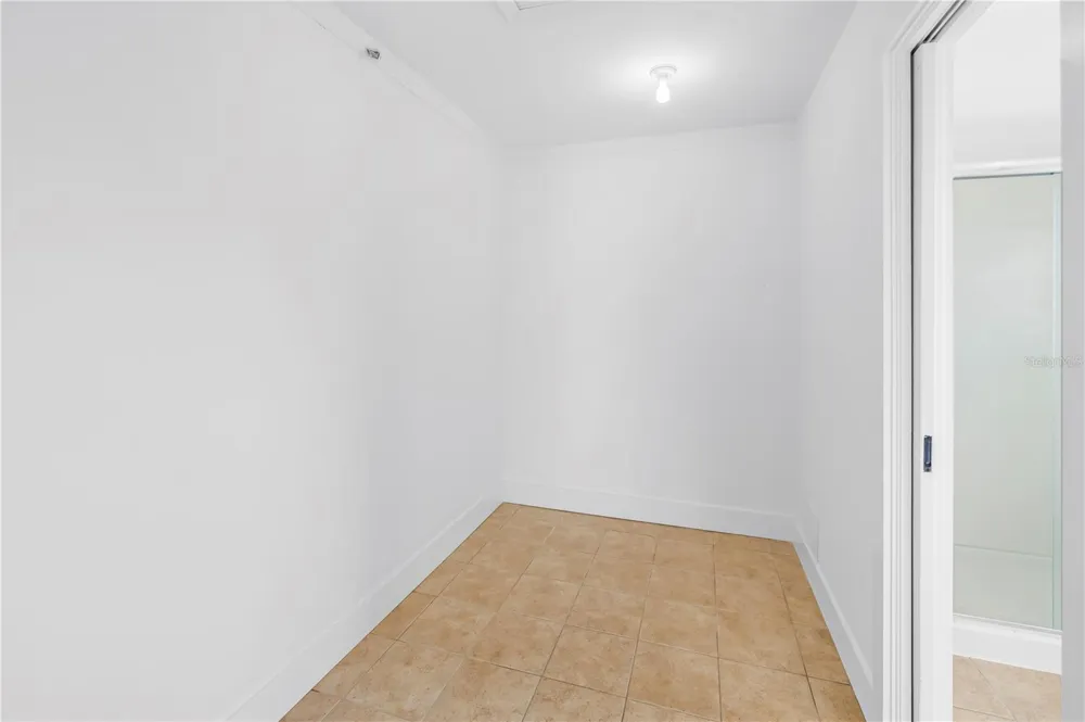 2053 DOLPHIN BOULEVARD S St Petersburg, FL 33707