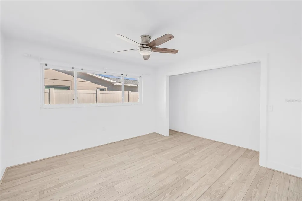 2053 DOLPHIN BOULEVARD S St Petersburg, FL 33707