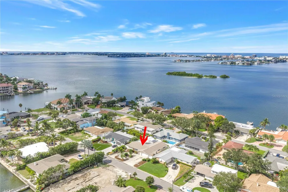 2053 DOLPHIN BOULEVARD S St Petersburg, FL 33707