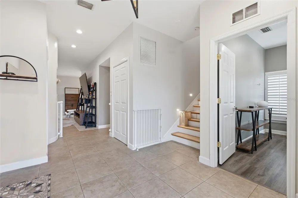 1873 64TH AVENUE St Petersburg, FL 33702