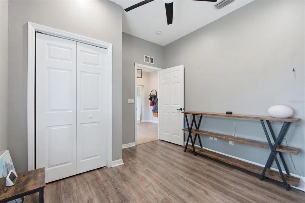 1873 64TH AVENUE St Petersburg, FL 33702