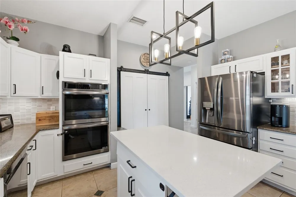 1873 64TH AVENUE St Petersburg, FL 33702