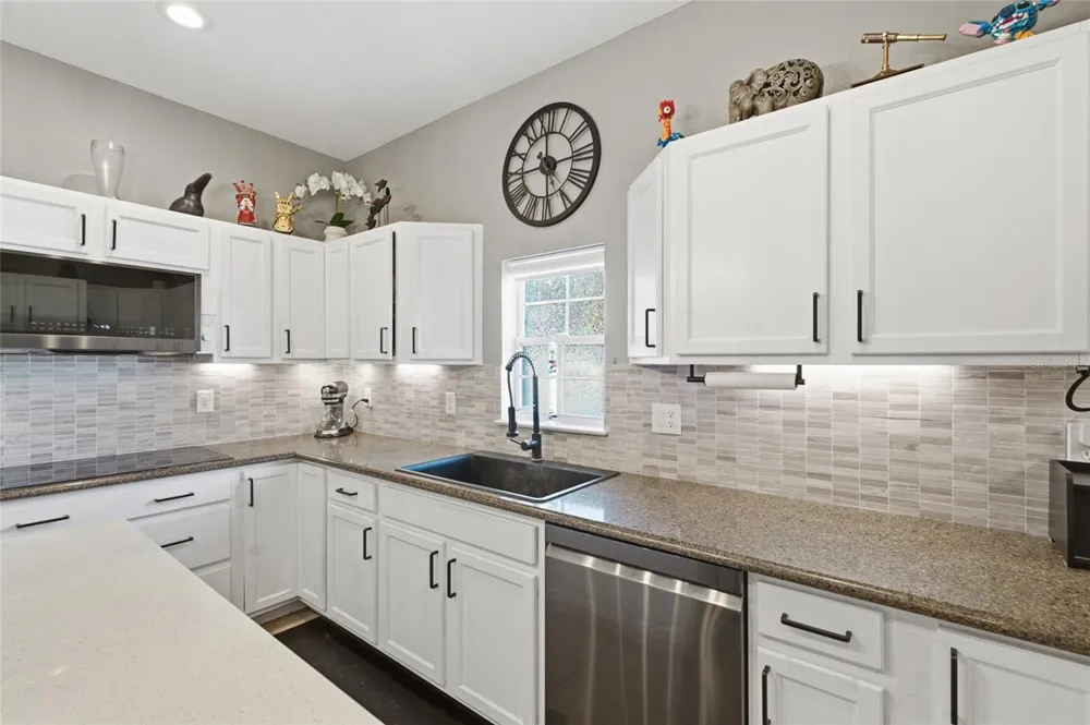 1873 64TH AVENUE St Petersburg, FL 33702