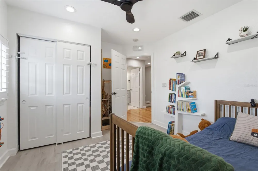 1873 64TH AVENUE St Petersburg, FL 33702