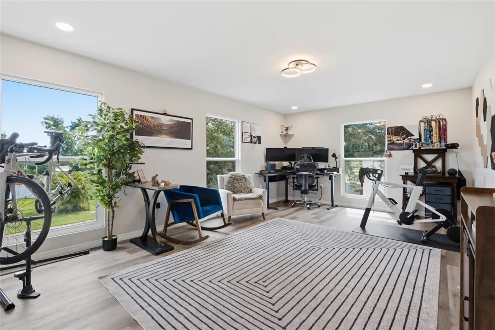 1873 64TH AVENUE St Petersburg, FL 33702