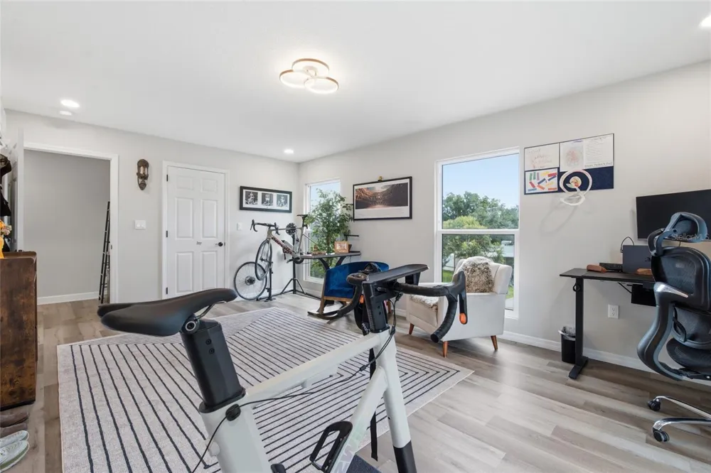 1873 64TH AVENUE St Petersburg, FL 33702