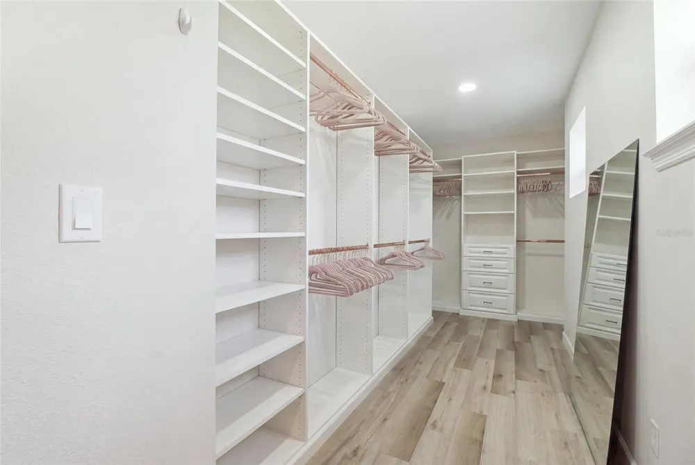1873 64TH AVENUE St Petersburg, FL 33702