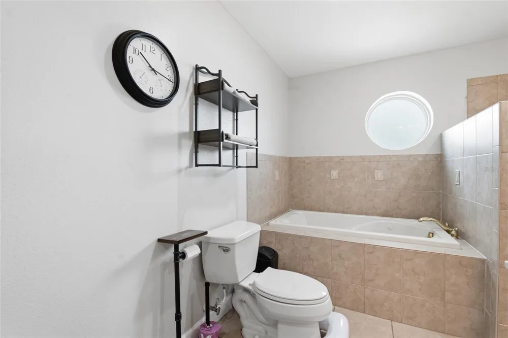 1873 64TH AVENUE St Petersburg, FL 33702