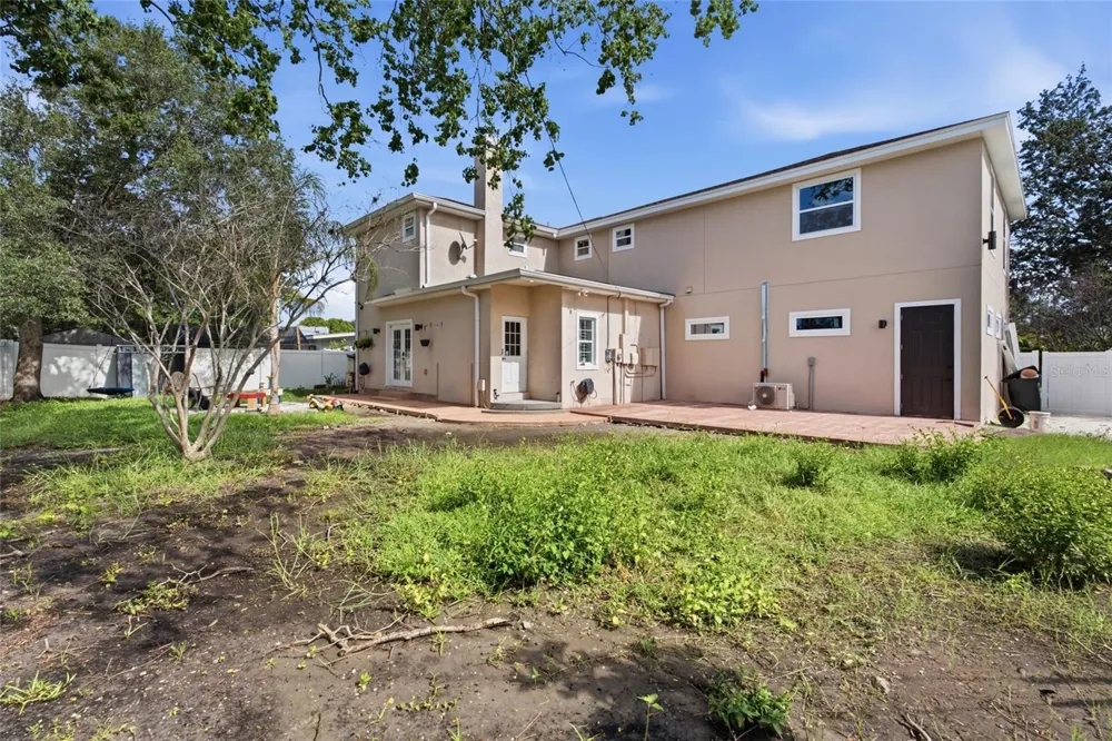 1873 64TH AVENUE St Petersburg, FL 33702
