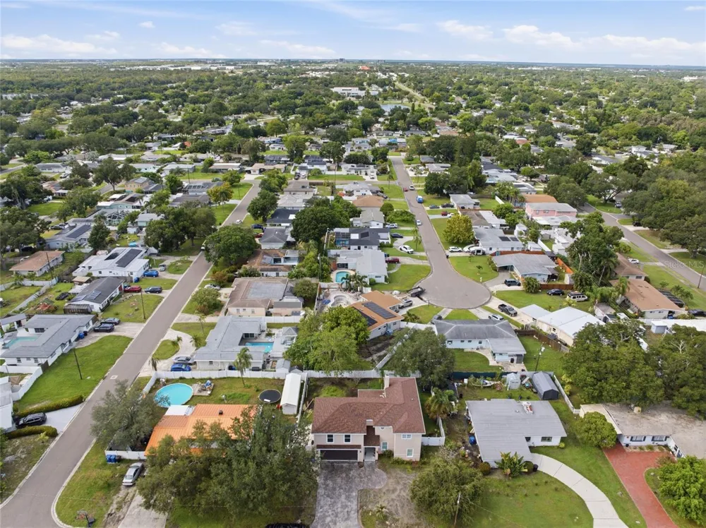 1873 64TH AVENUE St Petersburg, FL 33702