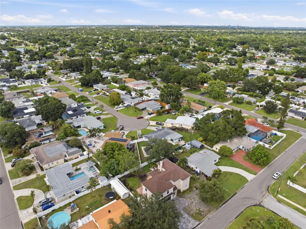 1873 64TH AVENUE St Petersburg, FL 33702