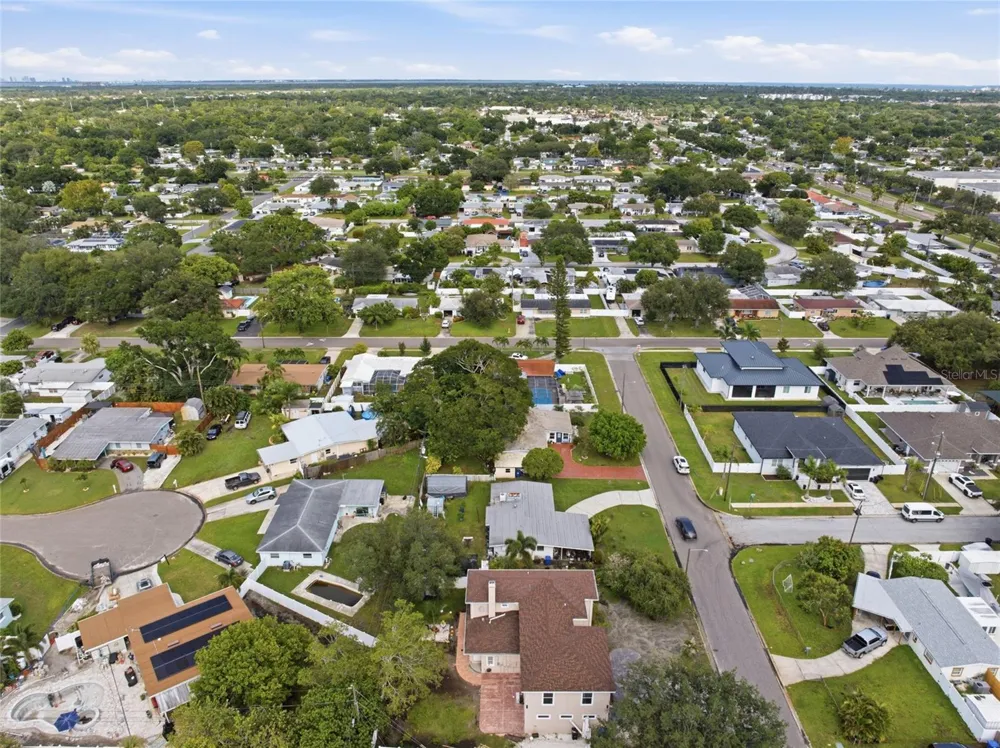 1873 64TH AVENUE St Petersburg, FL 33702