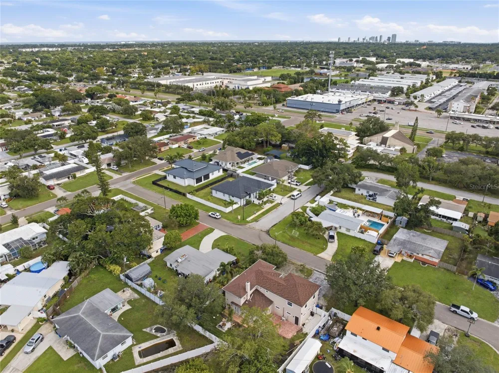 1873 64TH AVENUE St Petersburg, FL 33702