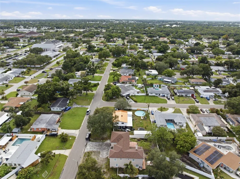 1873 64TH AVENUE St Petersburg, FL 33702