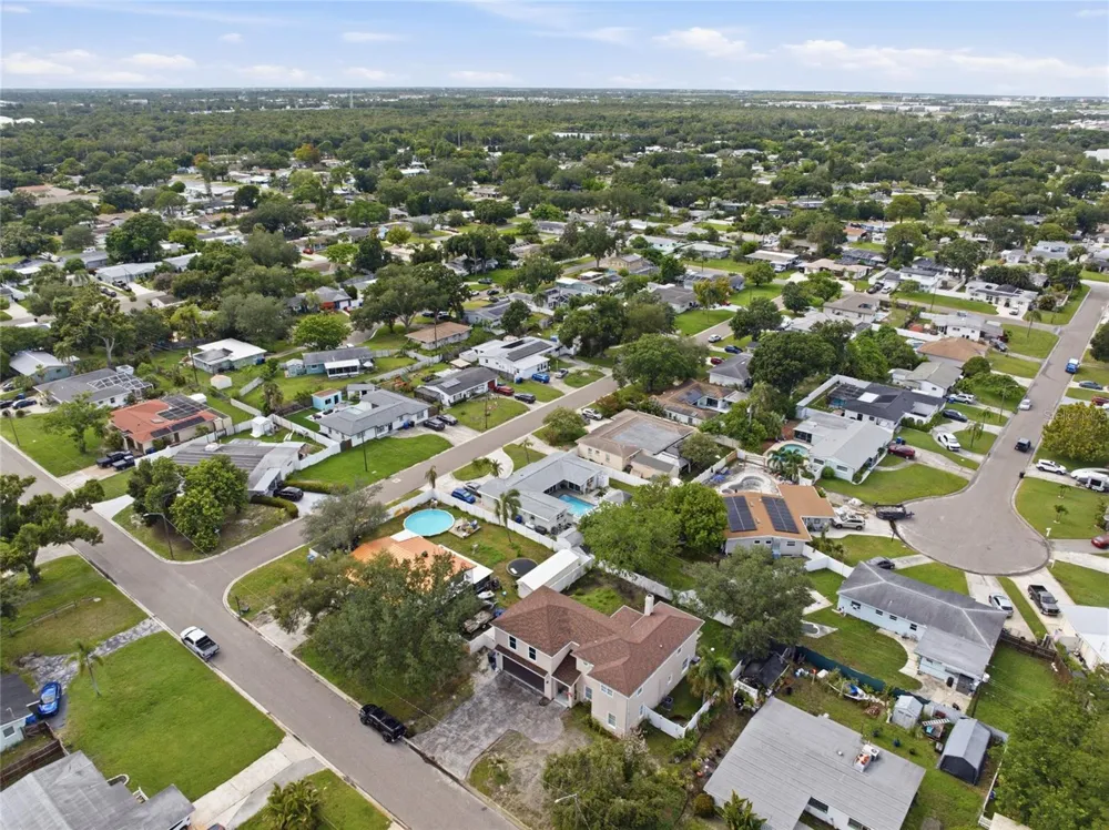 1873 64TH AVENUE St Petersburg, FL 33702