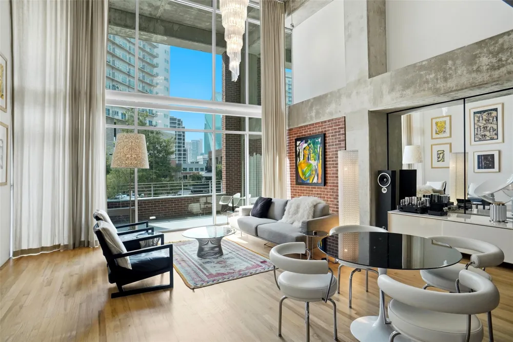 2011 Cedar Springs Road #104 Dallas, TX 75201