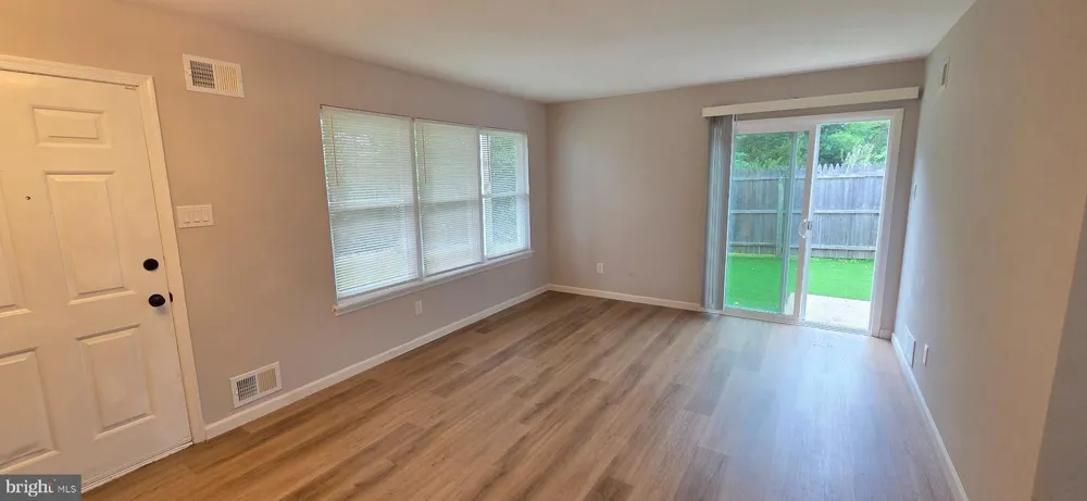 4 LOGAN COURT Sicklerville, NJ 08081