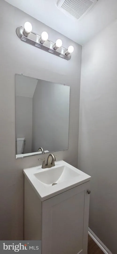 4 LOGAN COURT Sicklerville, NJ 08081