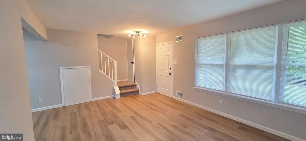 4 LOGAN COURT Sicklerville, NJ 08081