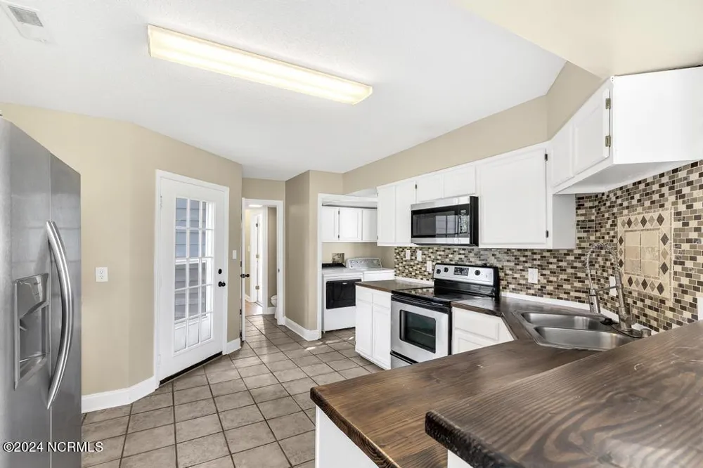 200 Pollard Drive Jacksonville, NC 28540