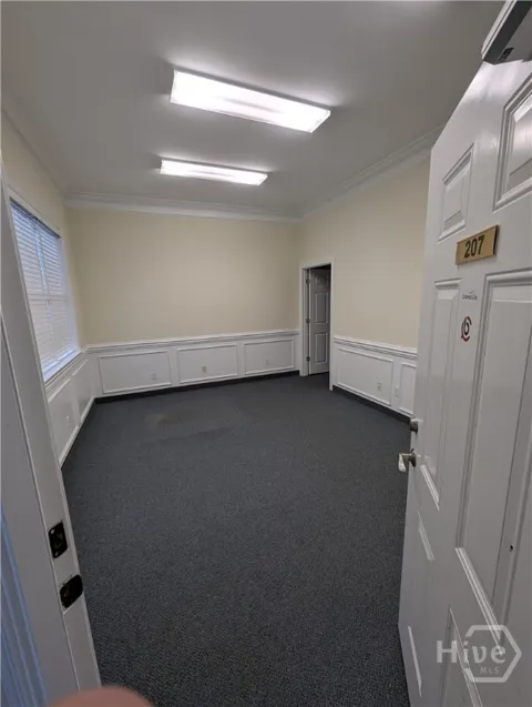 37 W. Fairmont Avenue #207