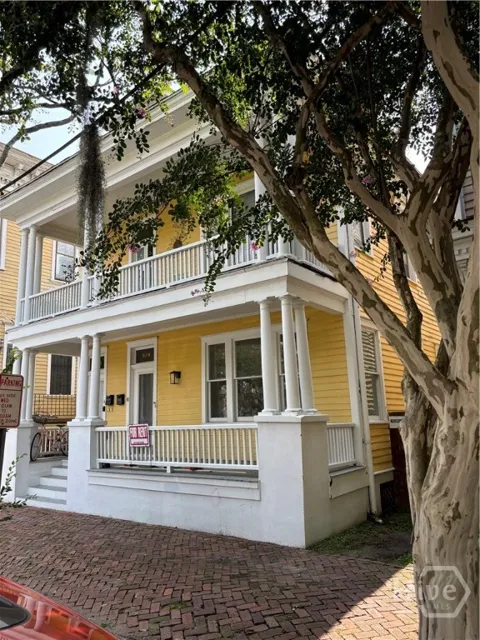 810 Barnard