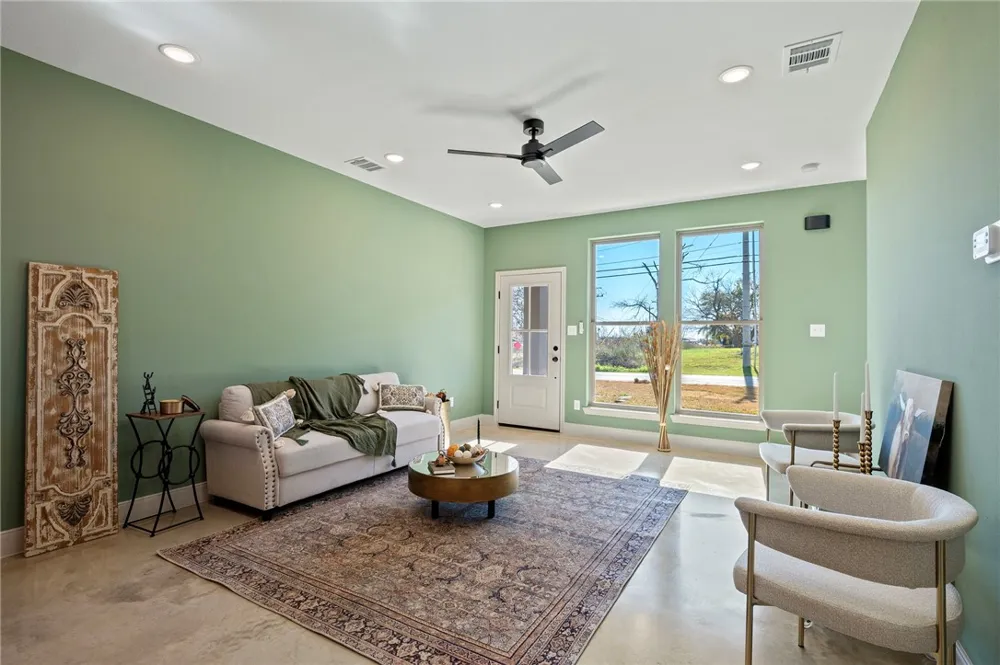 102 33rd W Bryan, TX 77803