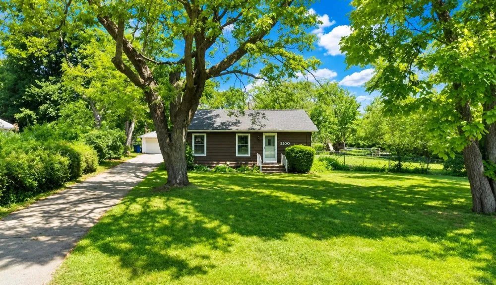 2100 Pompey Road Waterford Charter Township, MI 48327
