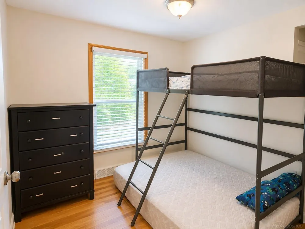 2100 Pompey Road Waterford Charter Township, MI 48327