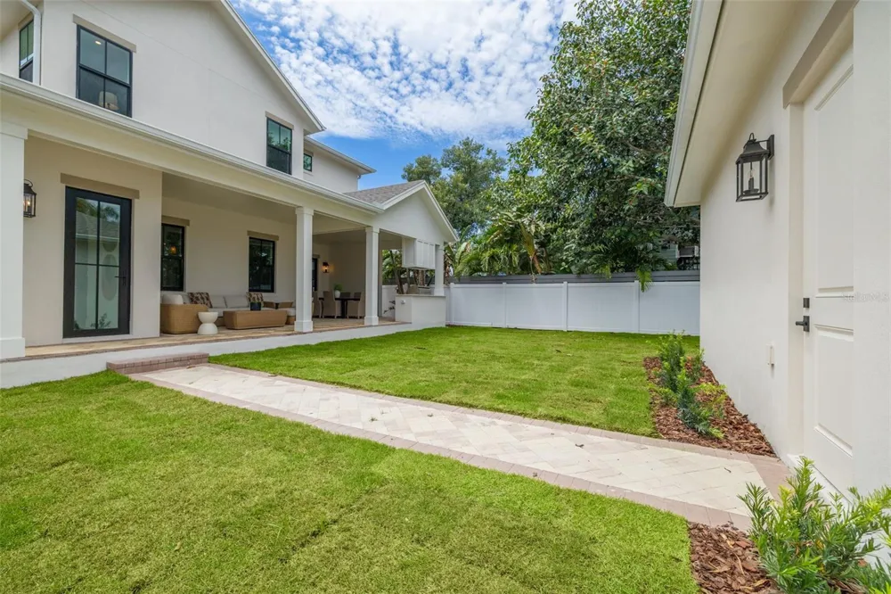 1037 26TH AVENUE St Petersburg, FL 33704