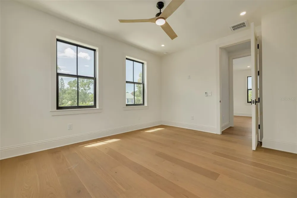 1037 26TH AVENUE St Petersburg, FL 33704