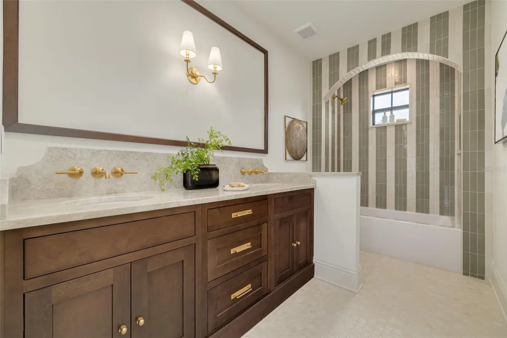 1037 26TH AVENUE St Petersburg, FL 33704