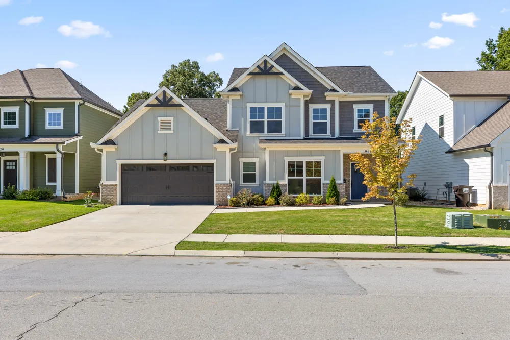 9608 Mayfly Road Ooltewah, TN 37363