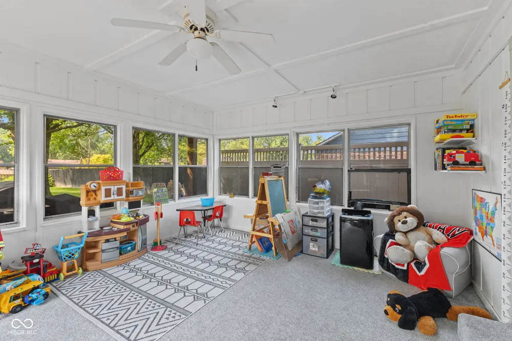 286 Peterman Road Greenwood, IN 46142