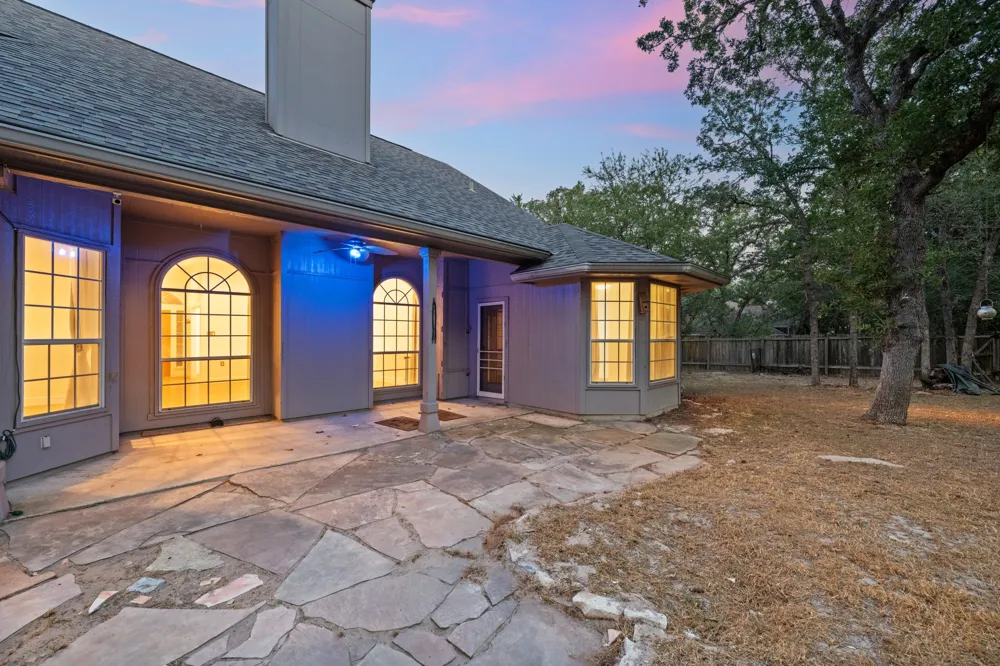 182 Elm Wood Drive Elgin, TX 78621